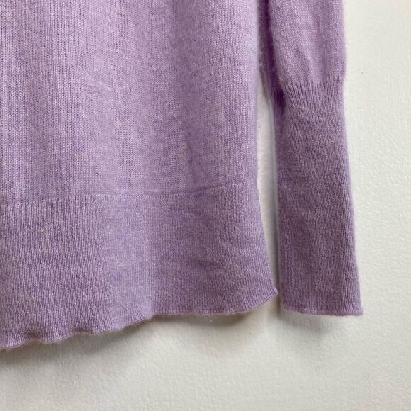 Halogen 100% Cashmere Lilac Relaxed fit V neck Sweater
Size Medium - Picture 6 of 12